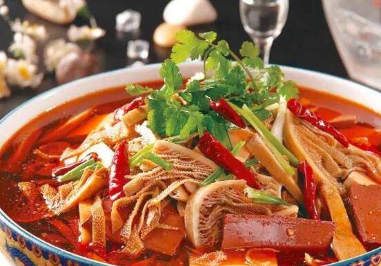 毛血旺Spicy Hot Pot with Assorted Innards (Intestines,Pig’s Stomach,Beef Tripe, Luncheon Meat,Duck Blood,Veg Chicken)